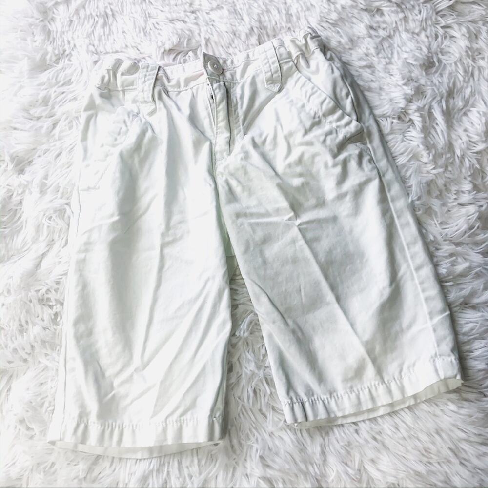 THE CHILDREN'S PLACE • White Summer Bermuda Shorts